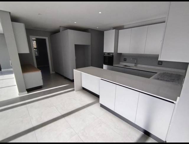 3 BEDROOM TOWNHOUSE FOR SALE IN SIBAYA PRECINCT